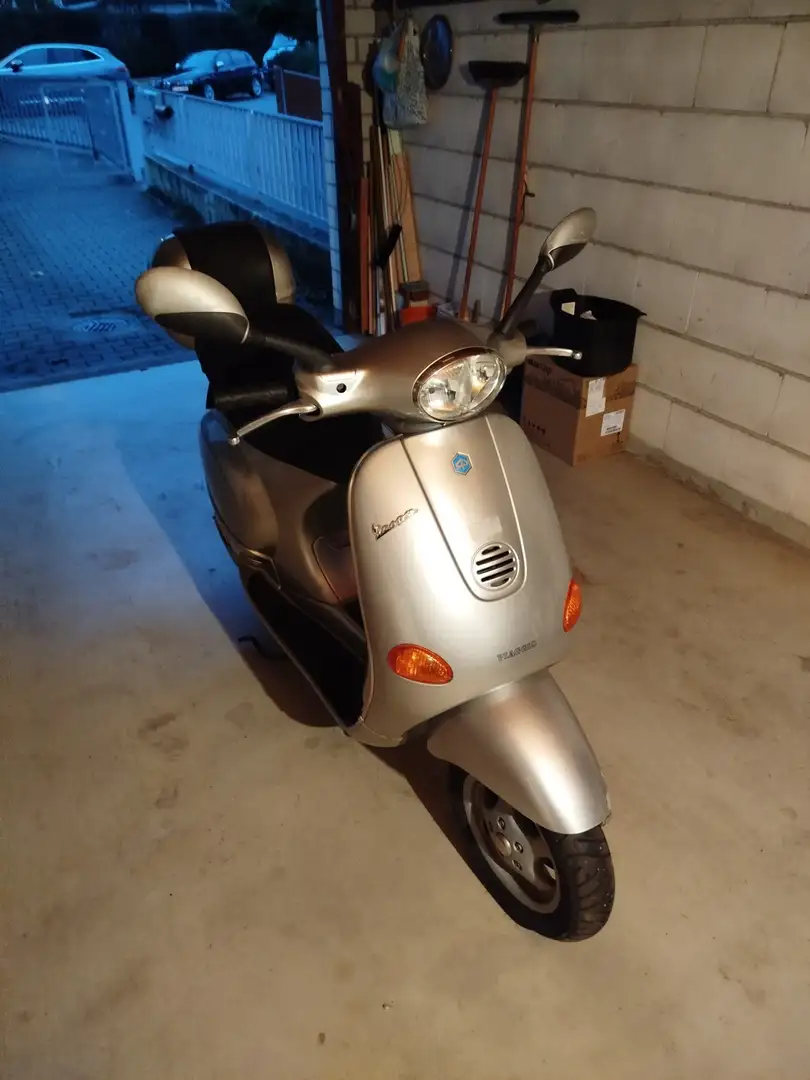Piaggio ET 4 125 ccm Silber - 1