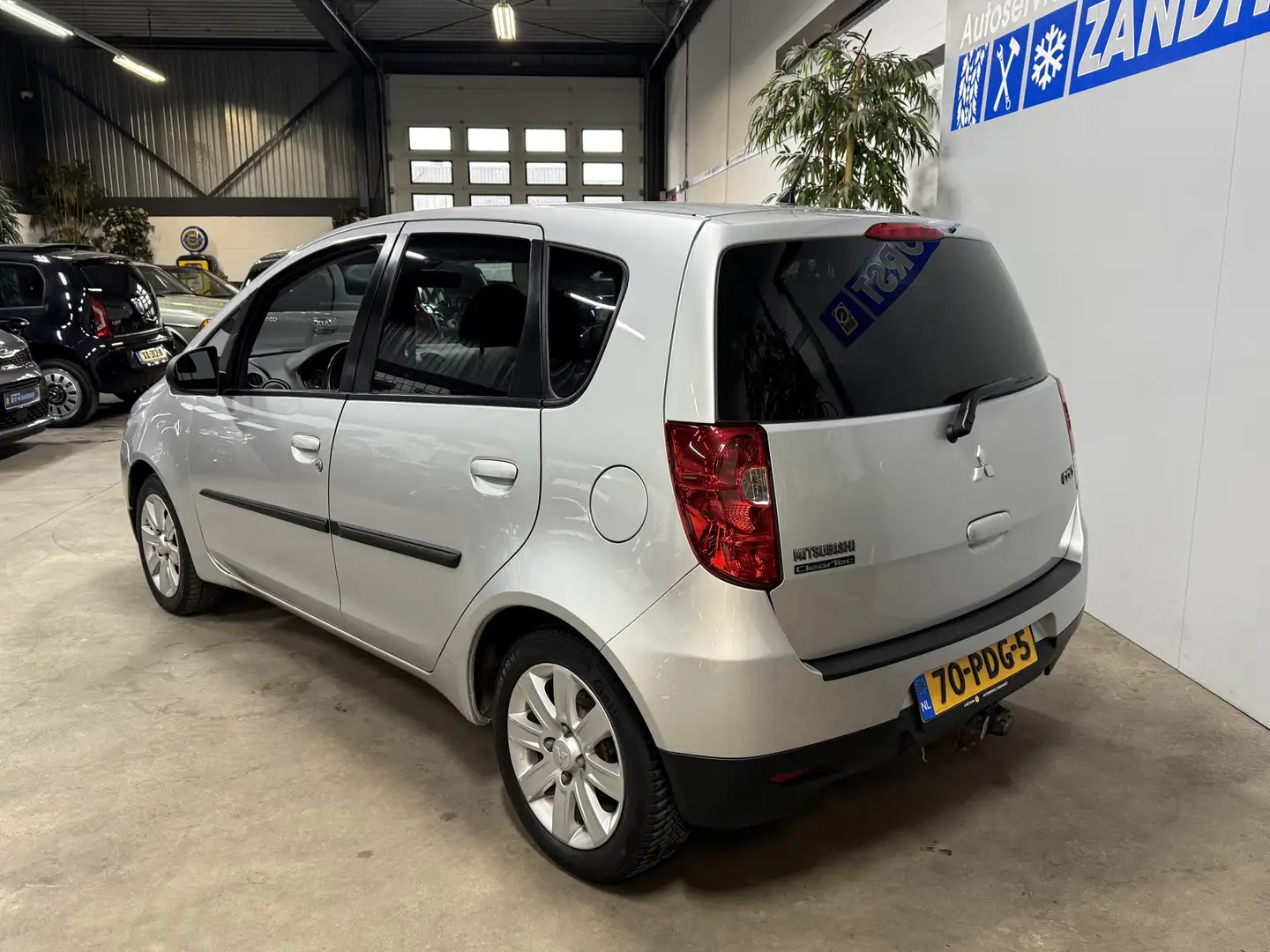 Mitsubishi Colt 1.3 Edition Two // zo mee incl. nieuwe APK Grau - 2