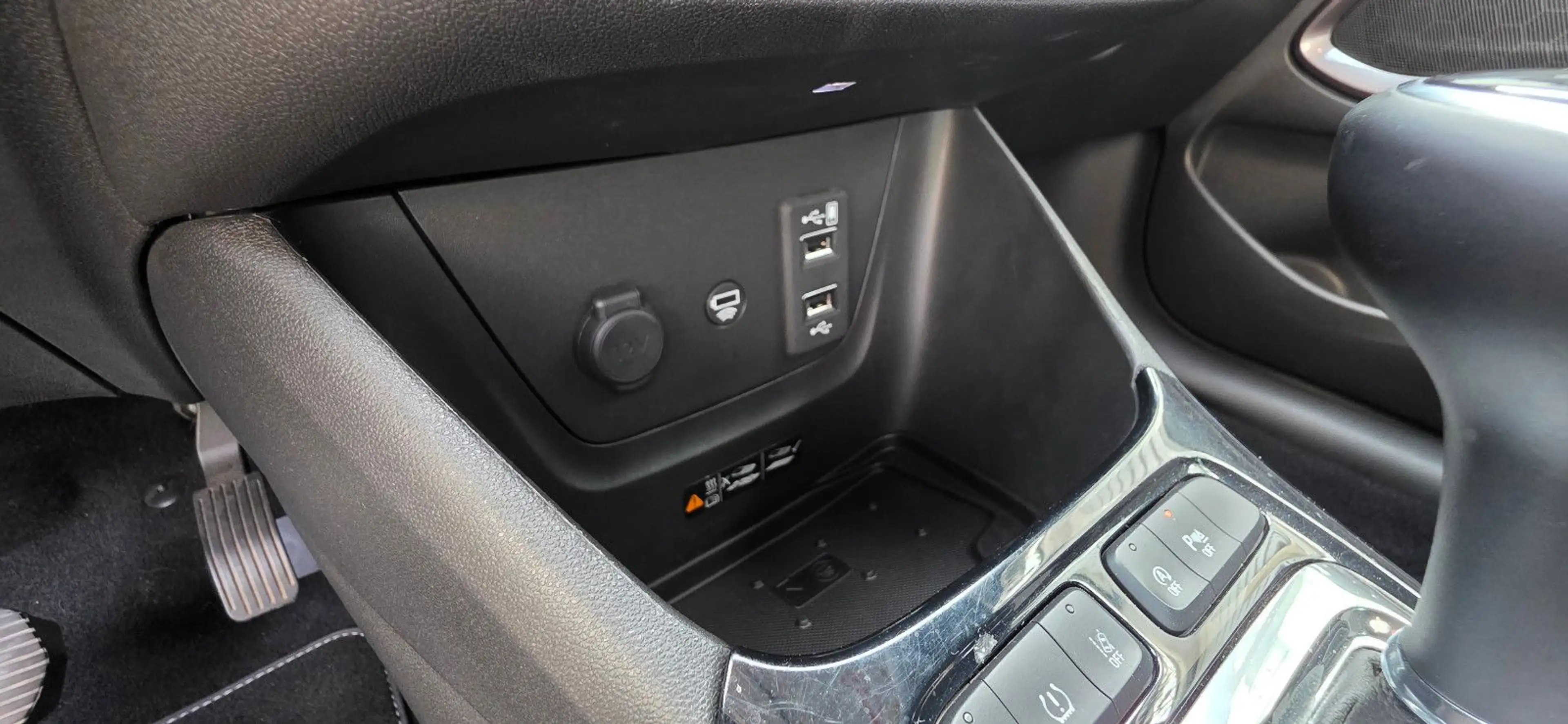 Opel Crossland X Automat,VOLL,HUD,Kam,PDC,AHK,LED — photo 13