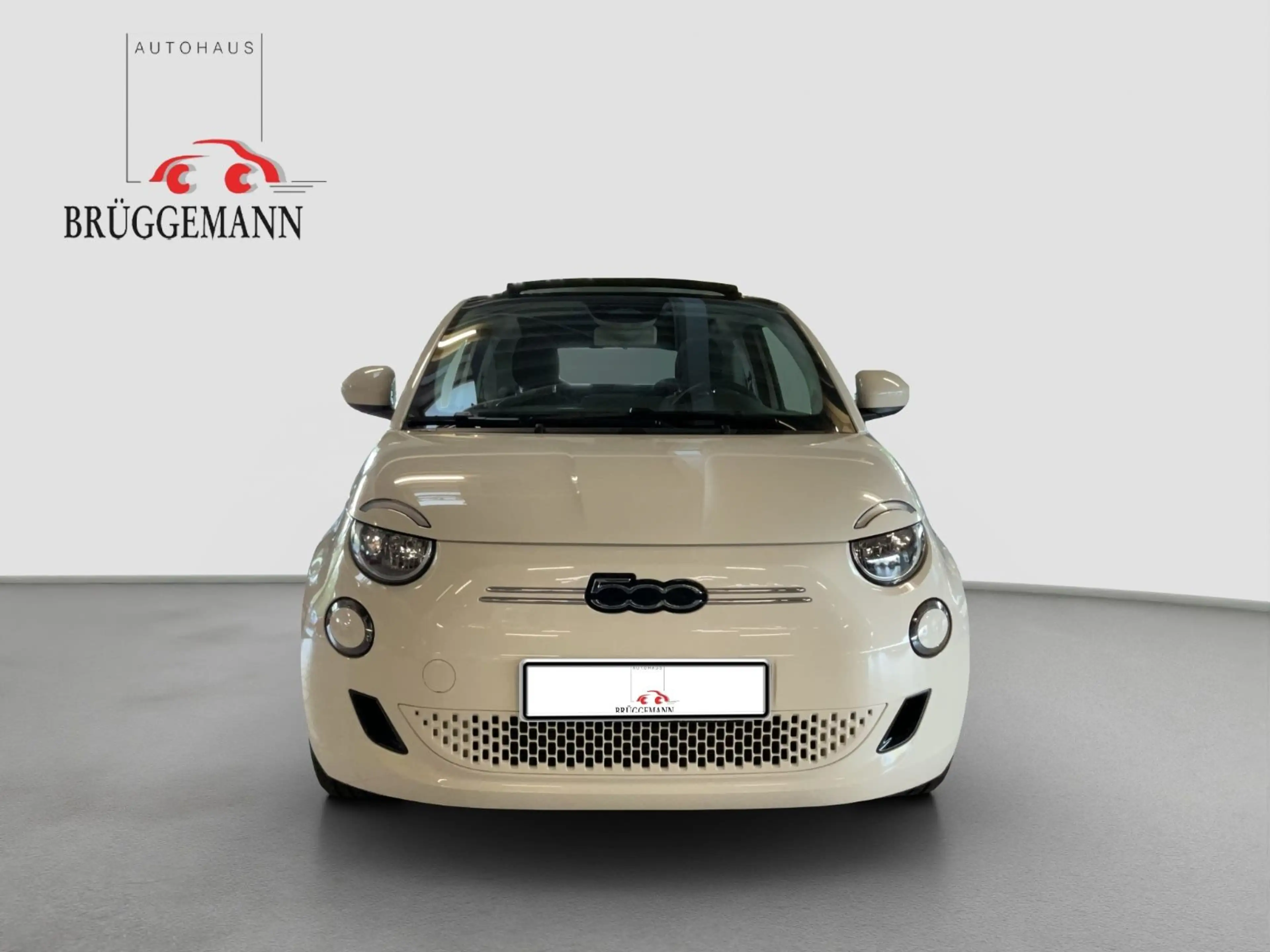 Fiat 500e 42 kWh Cabrio — photo 2