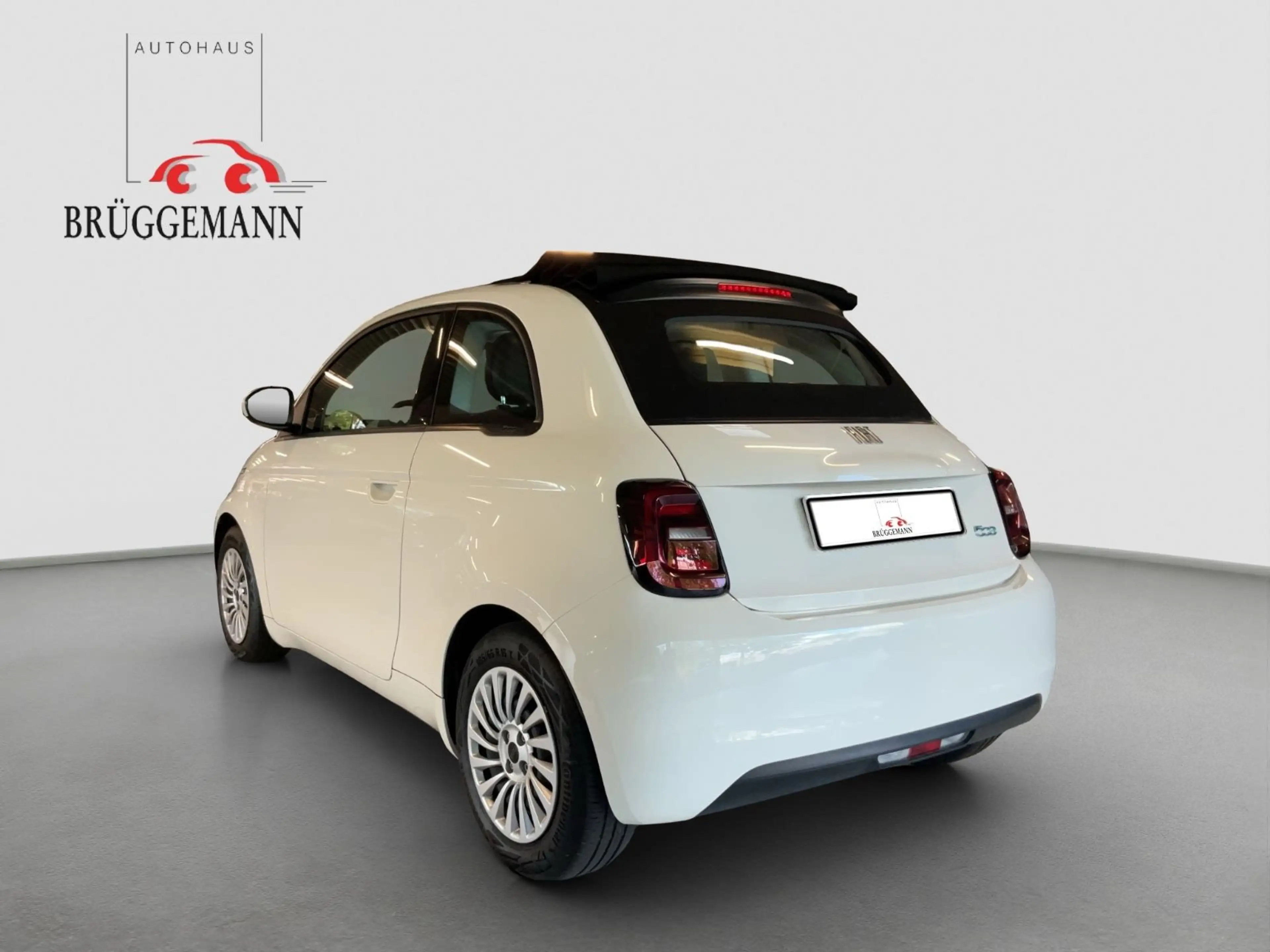 Fiat 500e 42 kWh Cabrio — photo 4