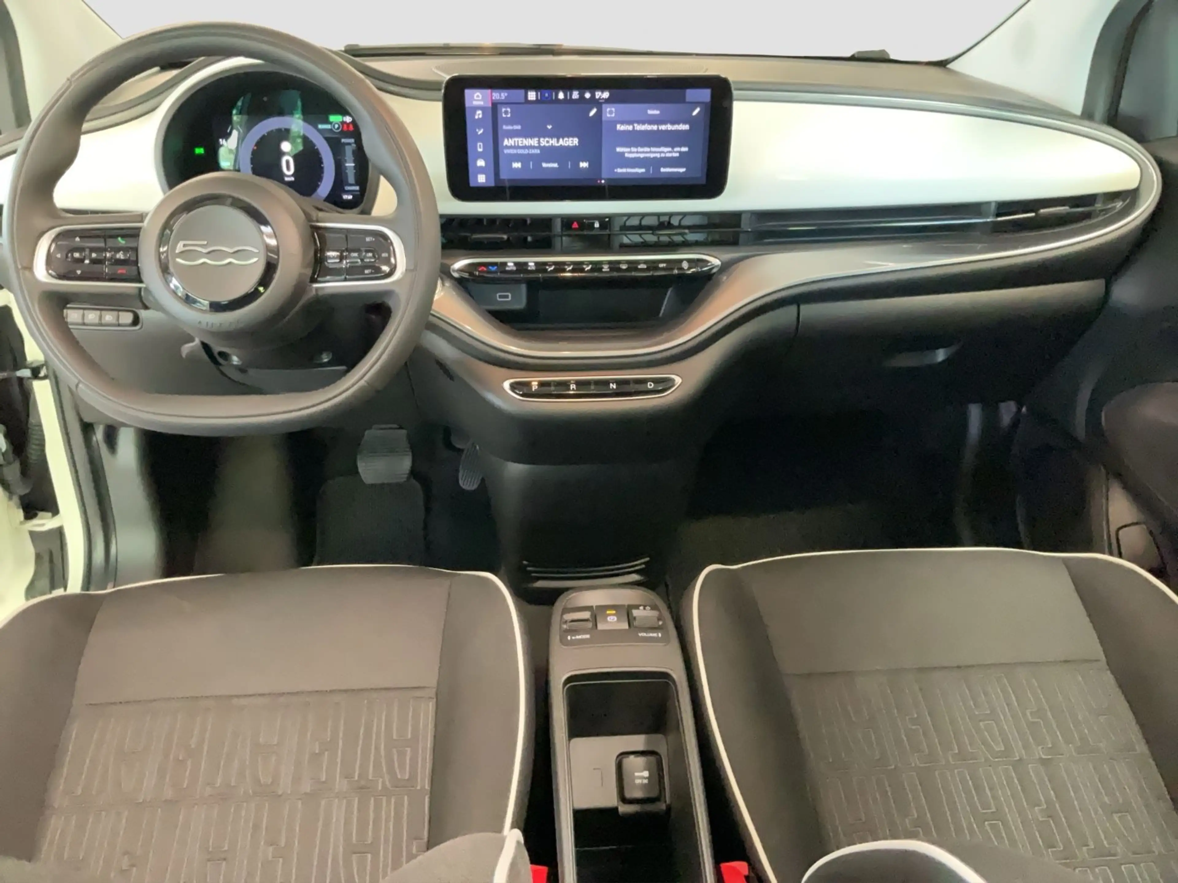 Fiat 500e 42 kWh Cabrio — photo 11