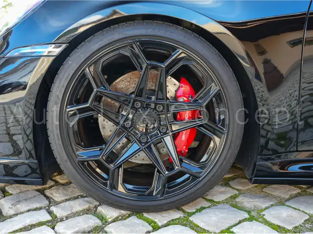 Porsche 911 view 10