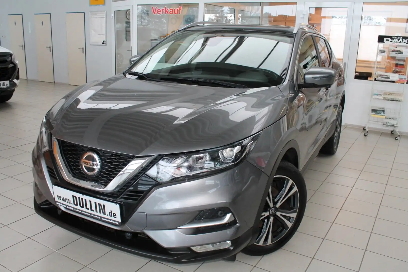 Nissan Qashqai 1,7 dCi N-Connecta 4x4 Anhängerzug Grau - 2