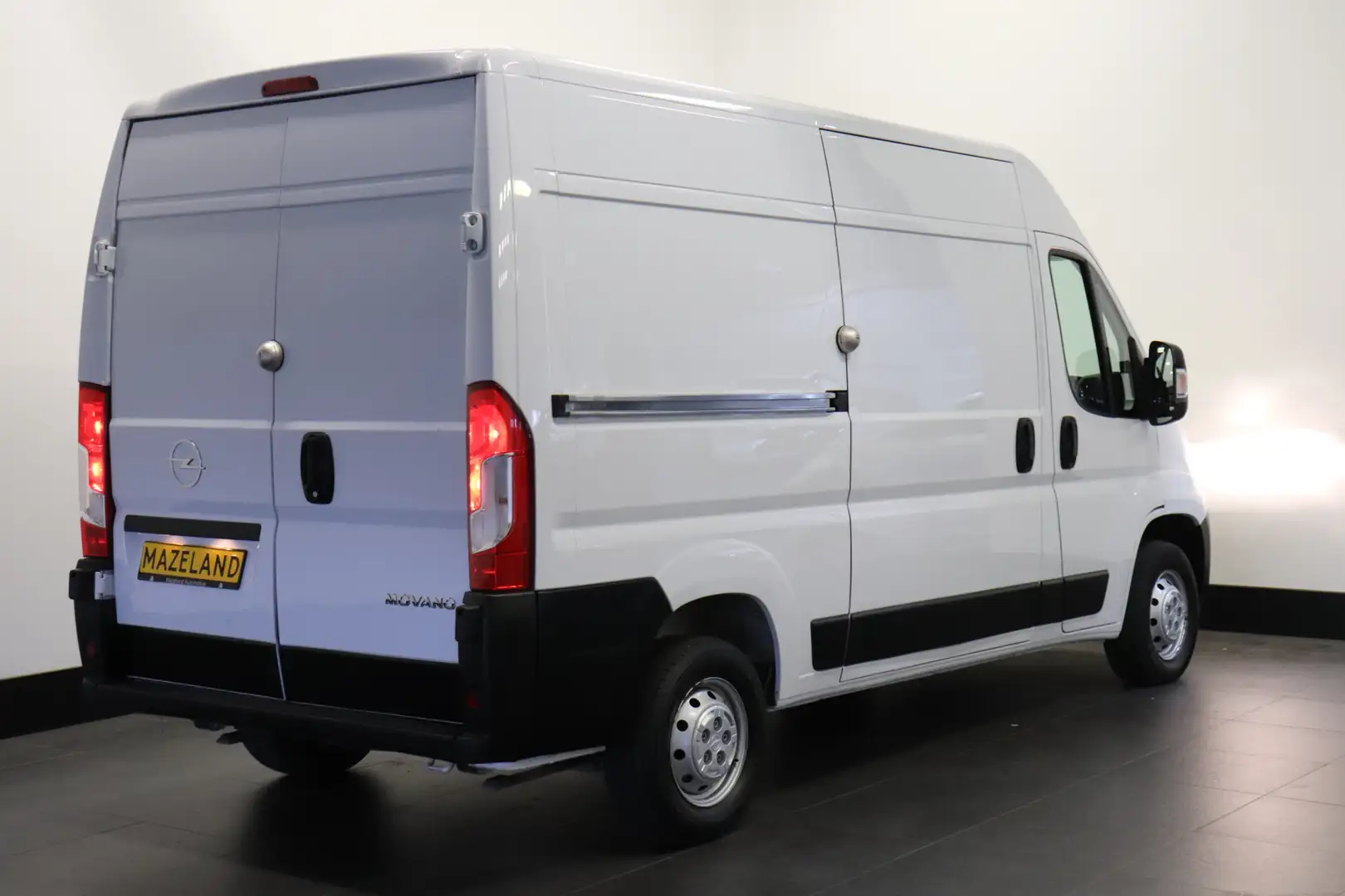 Opel Movano 2.2D L2H2 120PK EURO 6 - Airco - Cruise - € 20.900 Blanco - 2