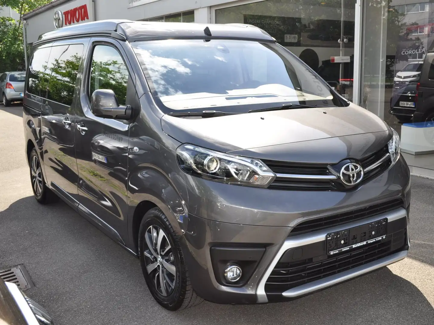 Crosscamp Toyota Flex Automatik 7-Sitzer Vollausstattung Grau - 2