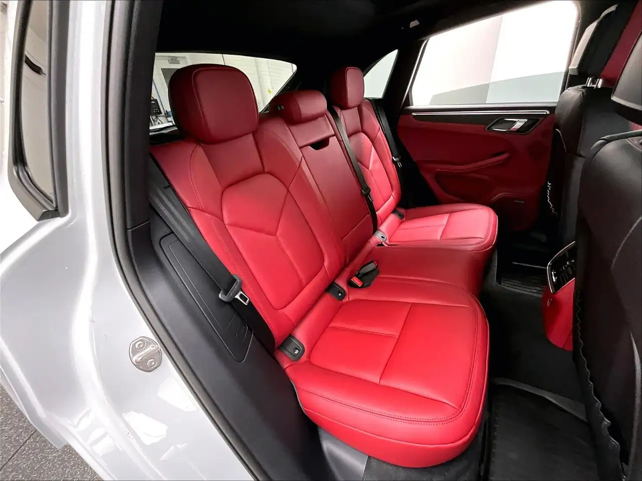Porsche Macan снимка Porsche Macan