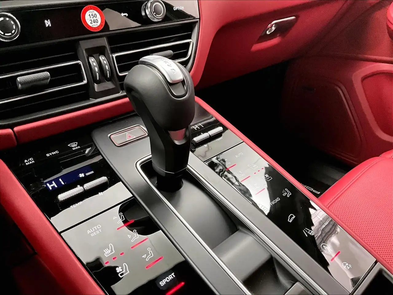 Porsche Macan снимка Porsche Macan