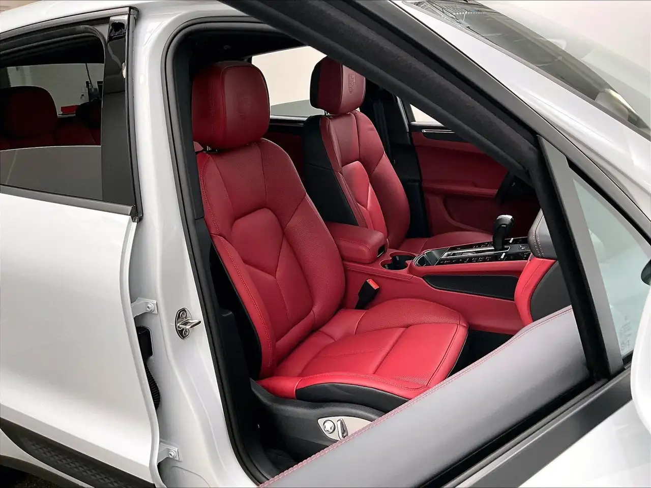 Porsche Macan снимка Porsche Macan