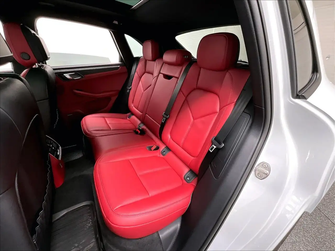 Porsche Macan снимка Porsche Macan