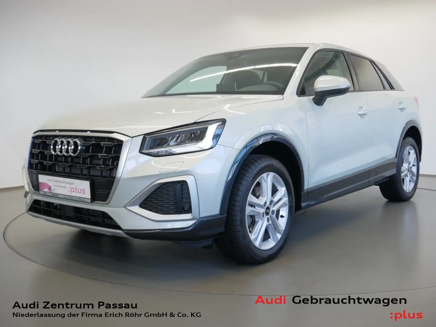 Audi Q2 35 TFSI S tro. advanced LED AHK virt. Cock. Silber - 1