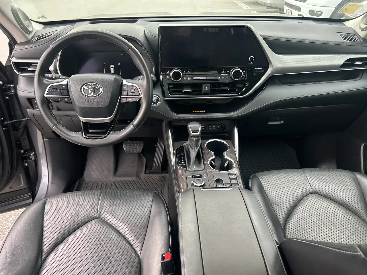 Toyota Highlander снимка Toyota Highlander