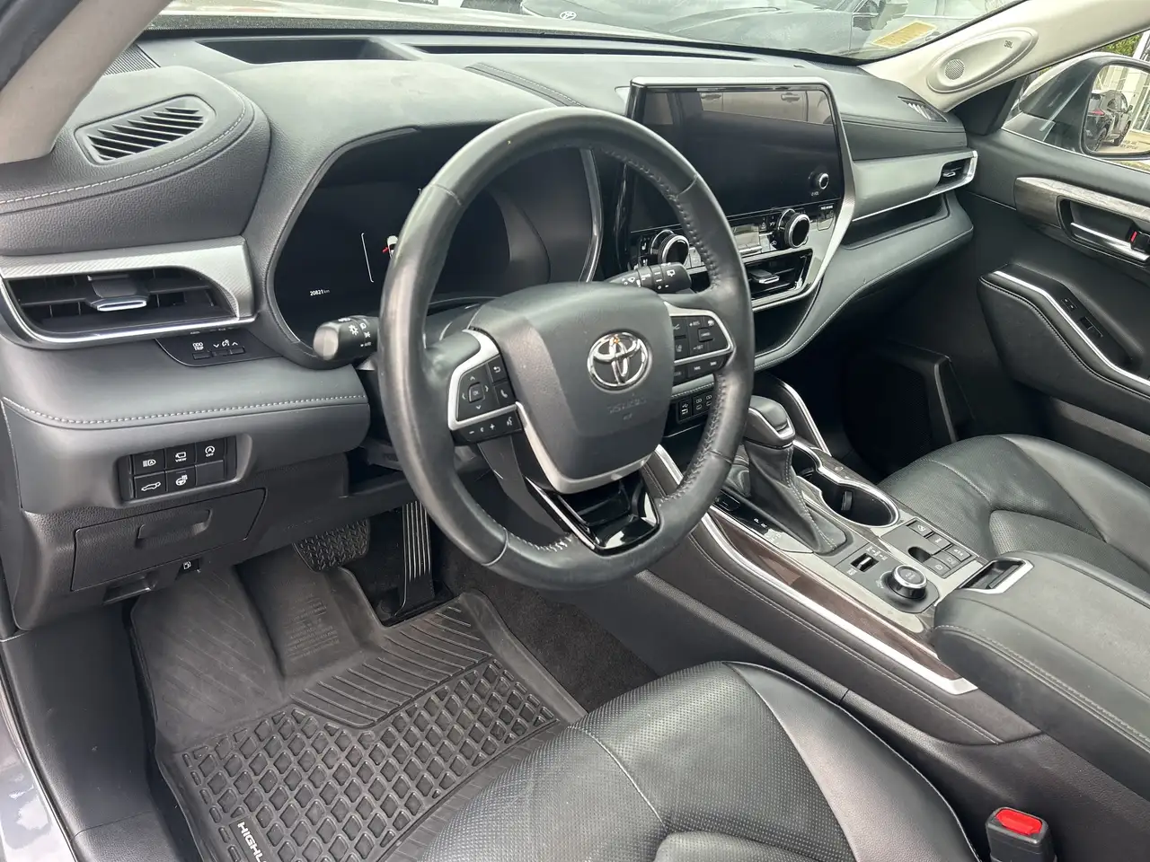 Toyota Highlander снимка Toyota Highlander