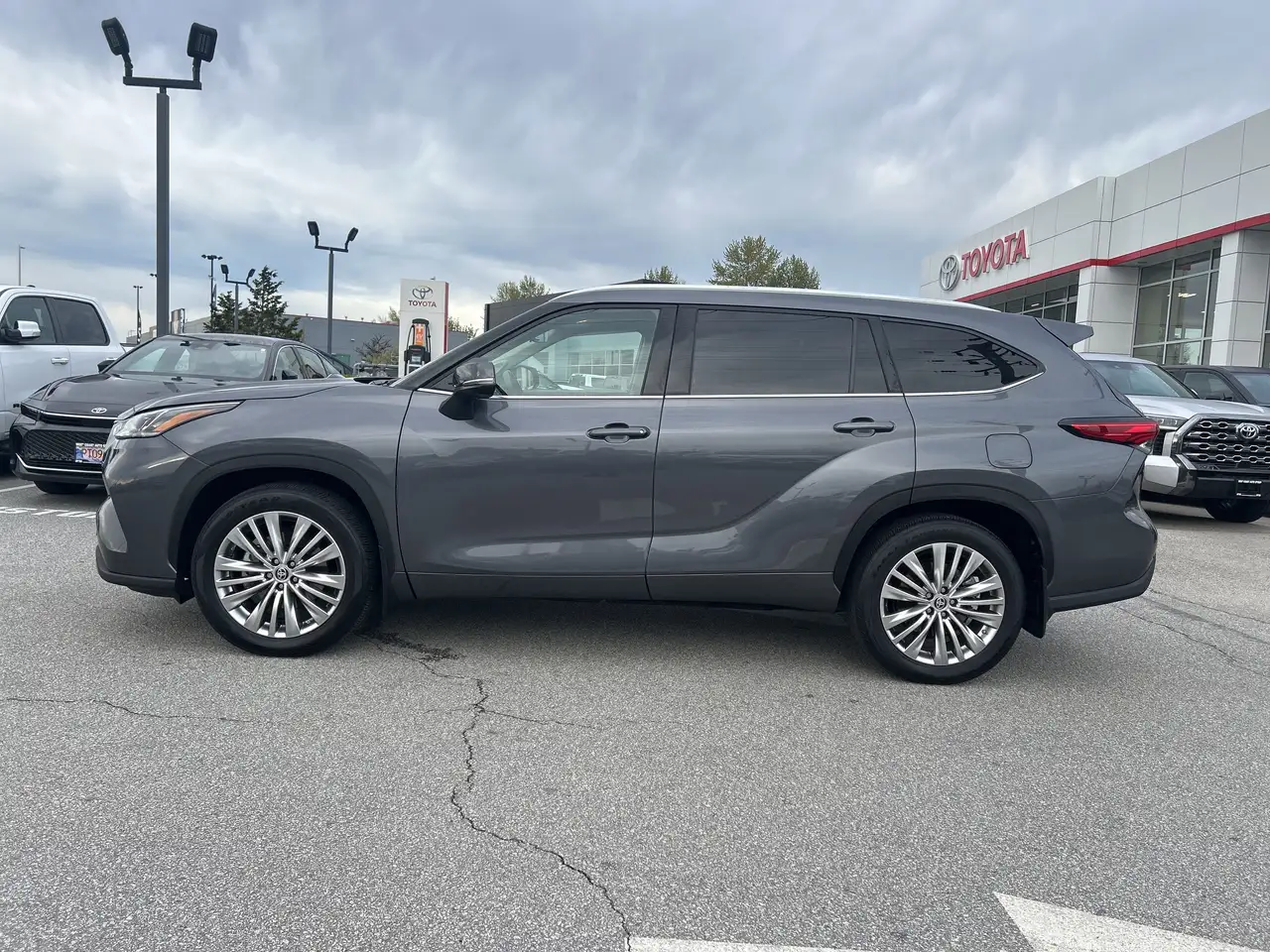 Toyota Highlander снимка Toyota Highlander