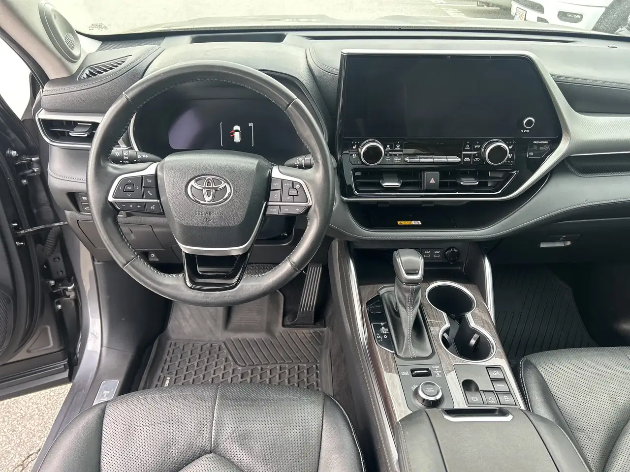 Toyota Highlander снимка Toyota Highlander