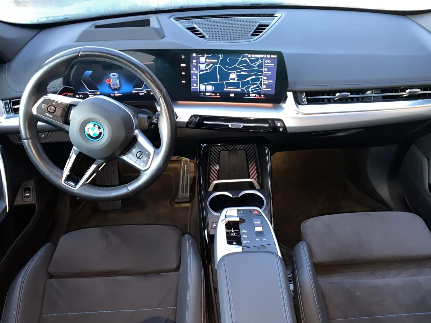 BMW iX1 xDrive30 M Sport AHK/HUD/360/A-SITZ/LHZ/hk Vert - 2