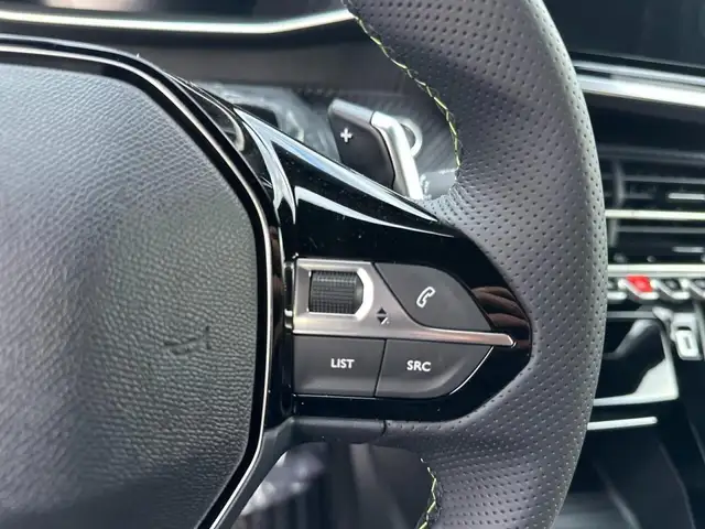 Peugeot 208 view 8