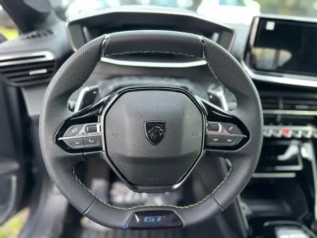 Peugeot 208 view 6