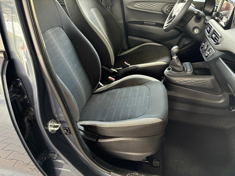 Hyundai i10 4-Sitzer Pure 1,0  Navi/ Einparkhilfe hinten + Kam — photo 8