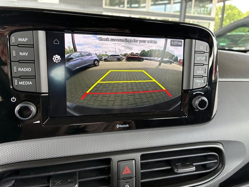 Hyundai i10 4-Sitzer Pure 1,0  Navi/ Einparkhilfe hinten + Kam — photo 13
