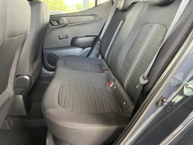 Hyundai i10 4-Sitzer Pure 1,0  Navi/ Einparkhilfe hinten + Kam — photo 6