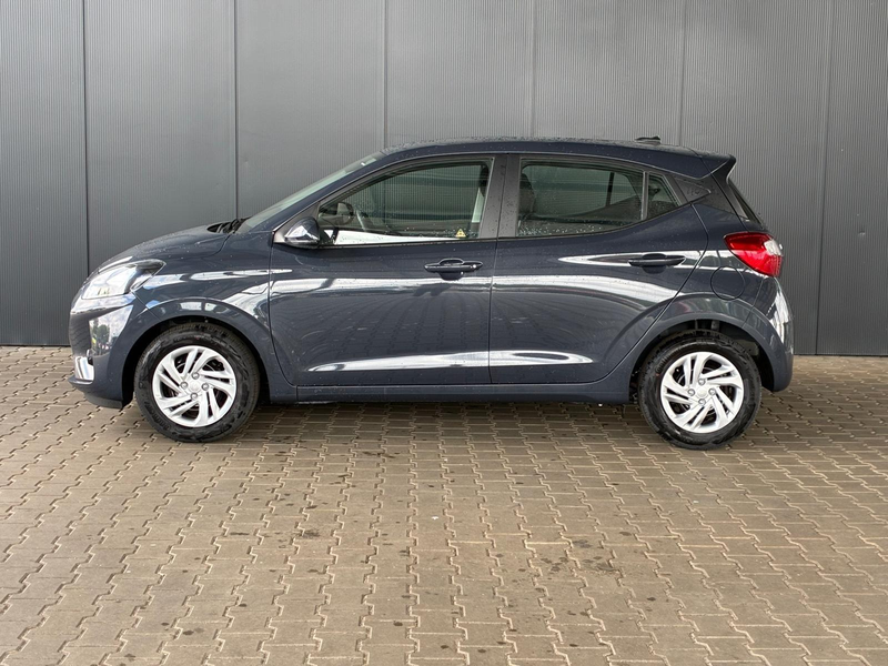 Hyundai i10 4-Sitzer Pure 1,0  Navi/ Einparkhilfe hinten + Kam — photo 2