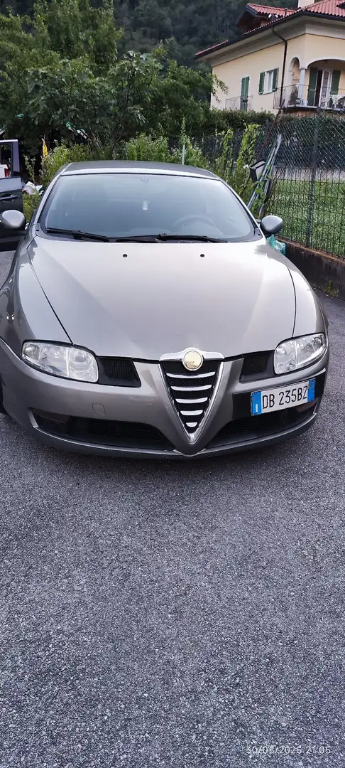 Alfa Romeo GT 1.9 jtd mjt Distinctive - 2