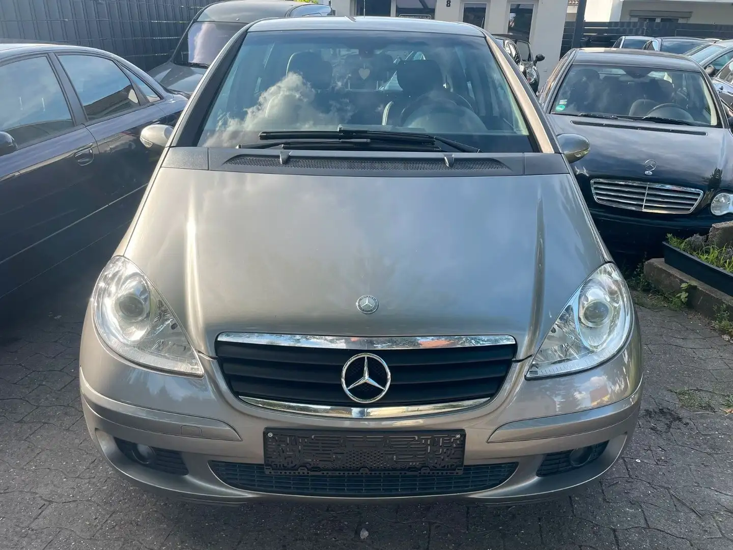 Mercedes-Benz A 150 Klima,Servo,Alufelgen, SHZ, TÜV 04/26 Gris - 2