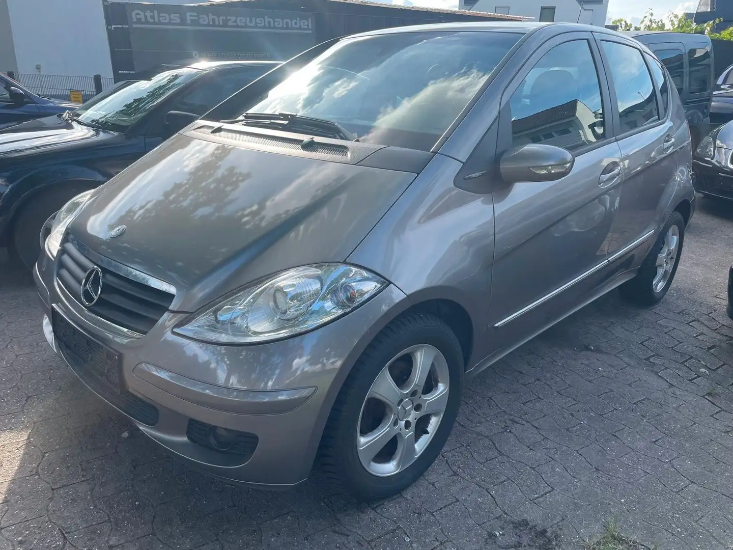 Mercedes-Benz A 150 Klima,Servo,Alufelgen, SHZ, TÜV 04/26 Gris - 1