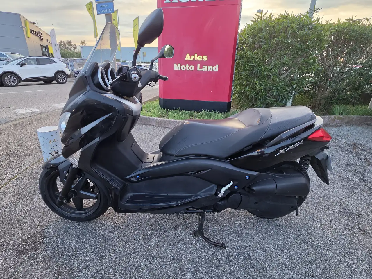 Yamaha X-Max 125