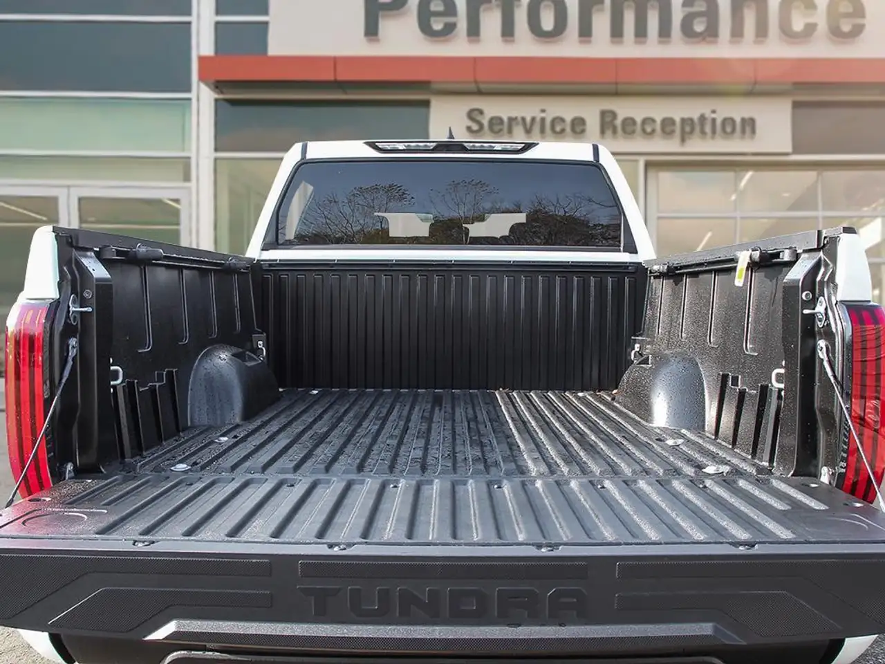 Toyota Tundra снимка Toyota Tundra