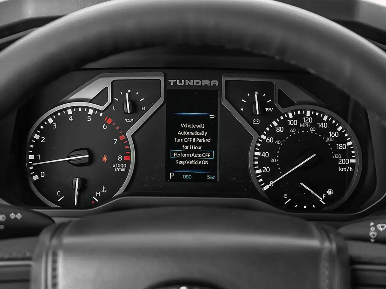 Toyota Tundra снимка Toyota Tundra
