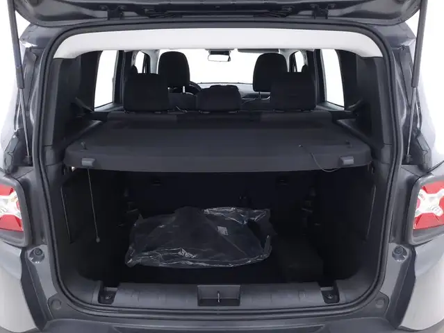 Jeep Renegade view 14