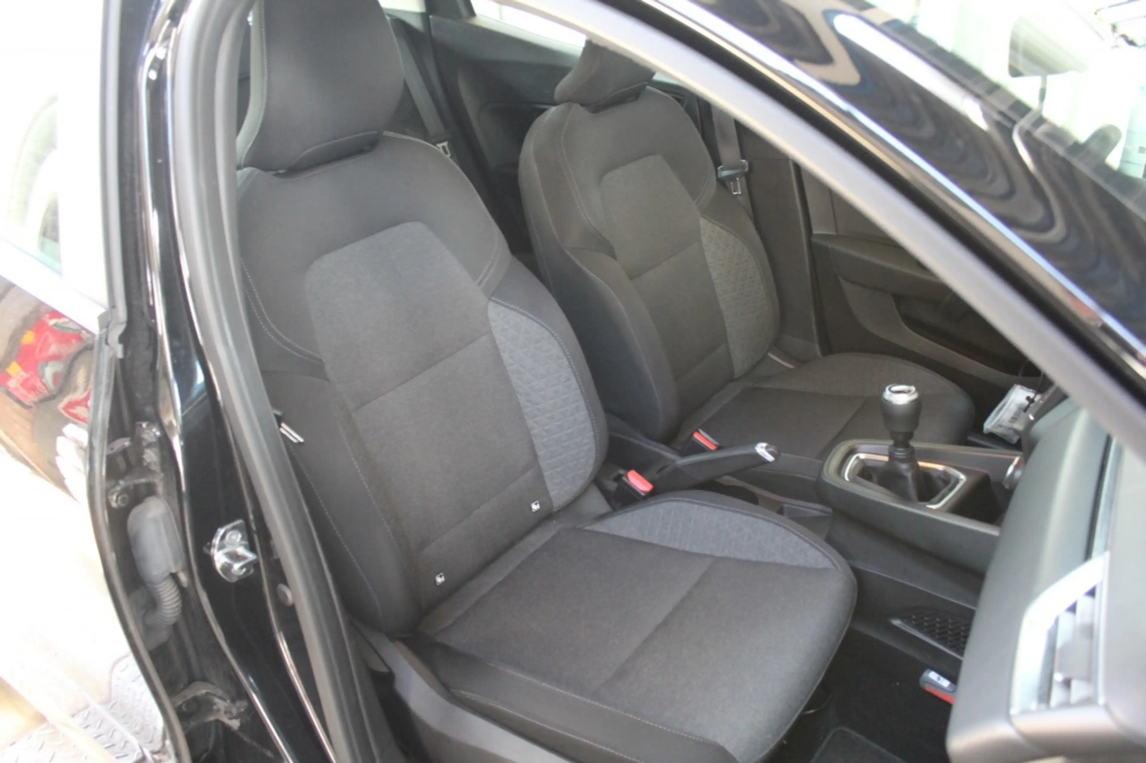 Renault Clio 1.0 TCe Zen — photo 9