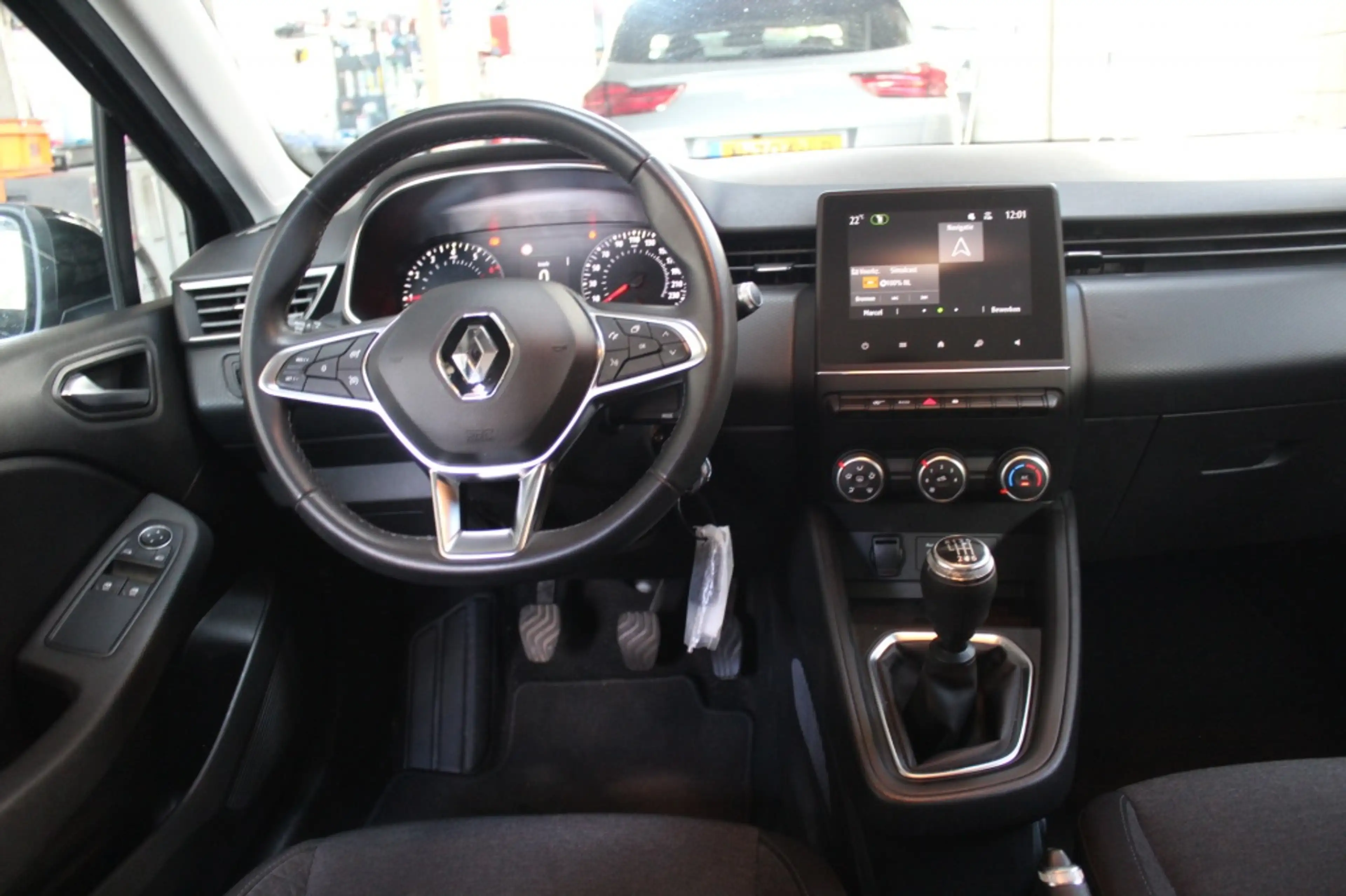 Renault Clio 1.0 TCe Zen — photo 7