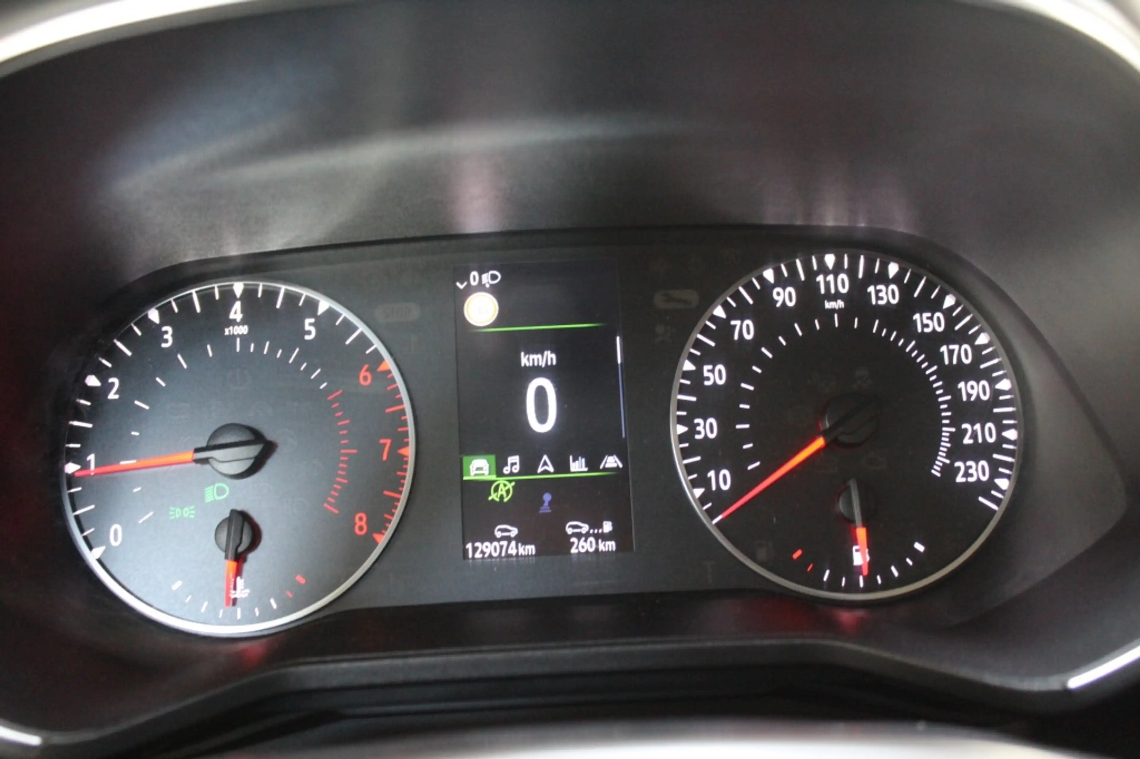 Renault Clio 1.0 TCe Zen — photo 12