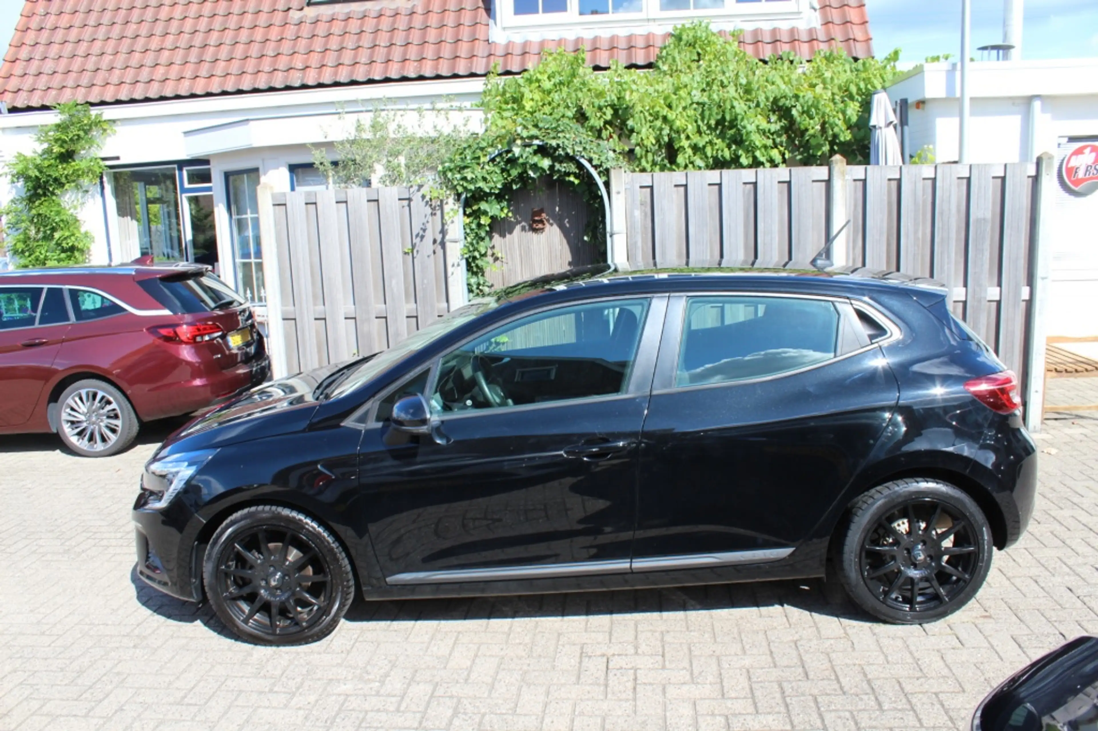 Renault Clio 1.0 TCe Zen — photo 3