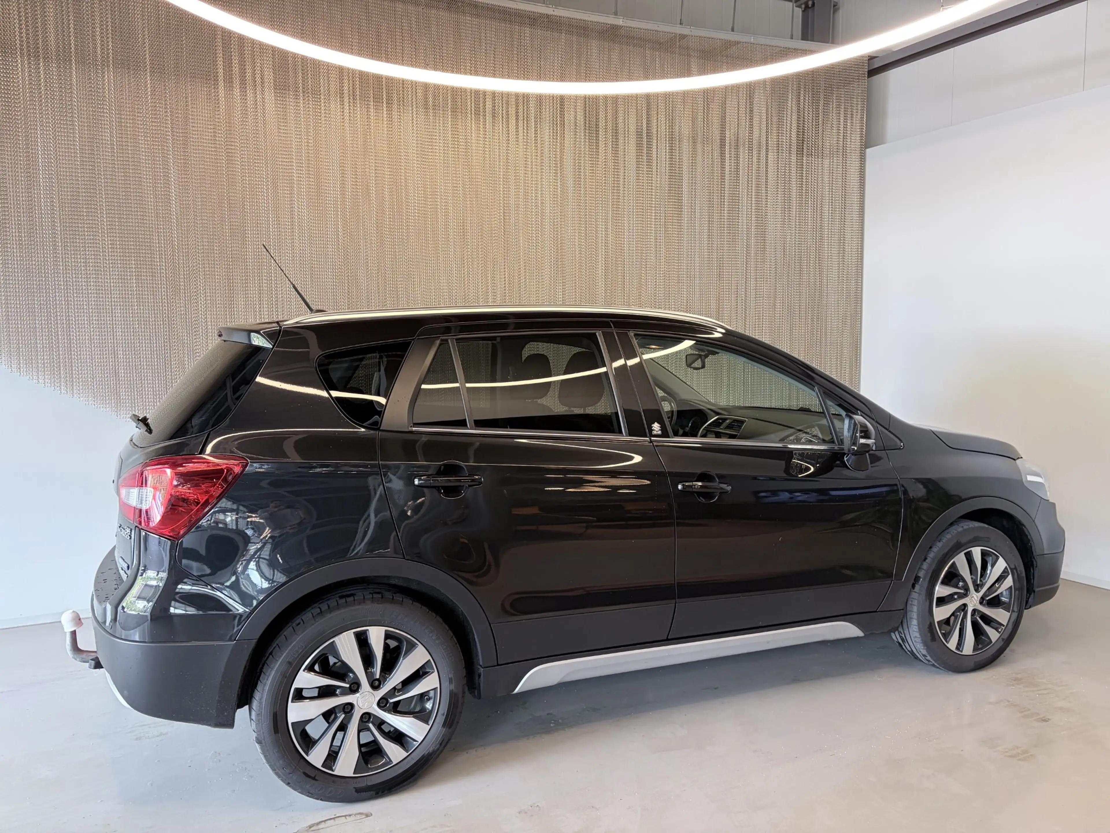 Suzuki SX4 S-Cross 1,4 GL+ DITC Hybrid ALLGRIP flash — photo 5