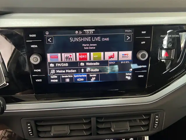 Volkswagen Polo view 8
