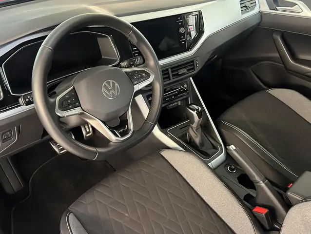 Volkswagen Polo view 3