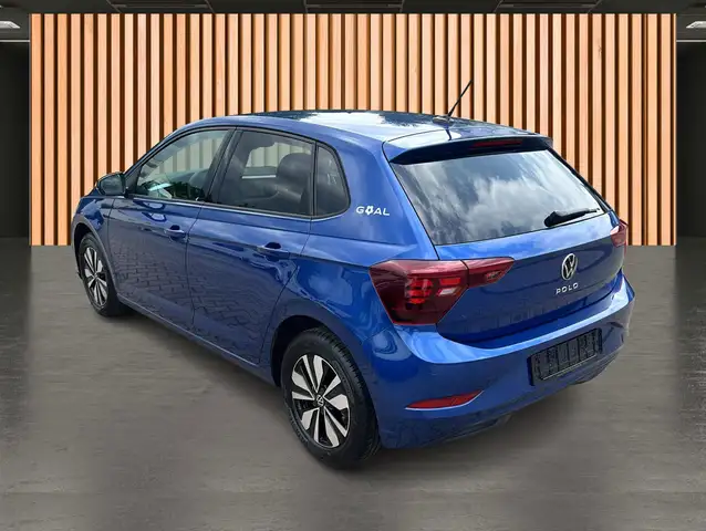 Volkswagen Polo view 4
