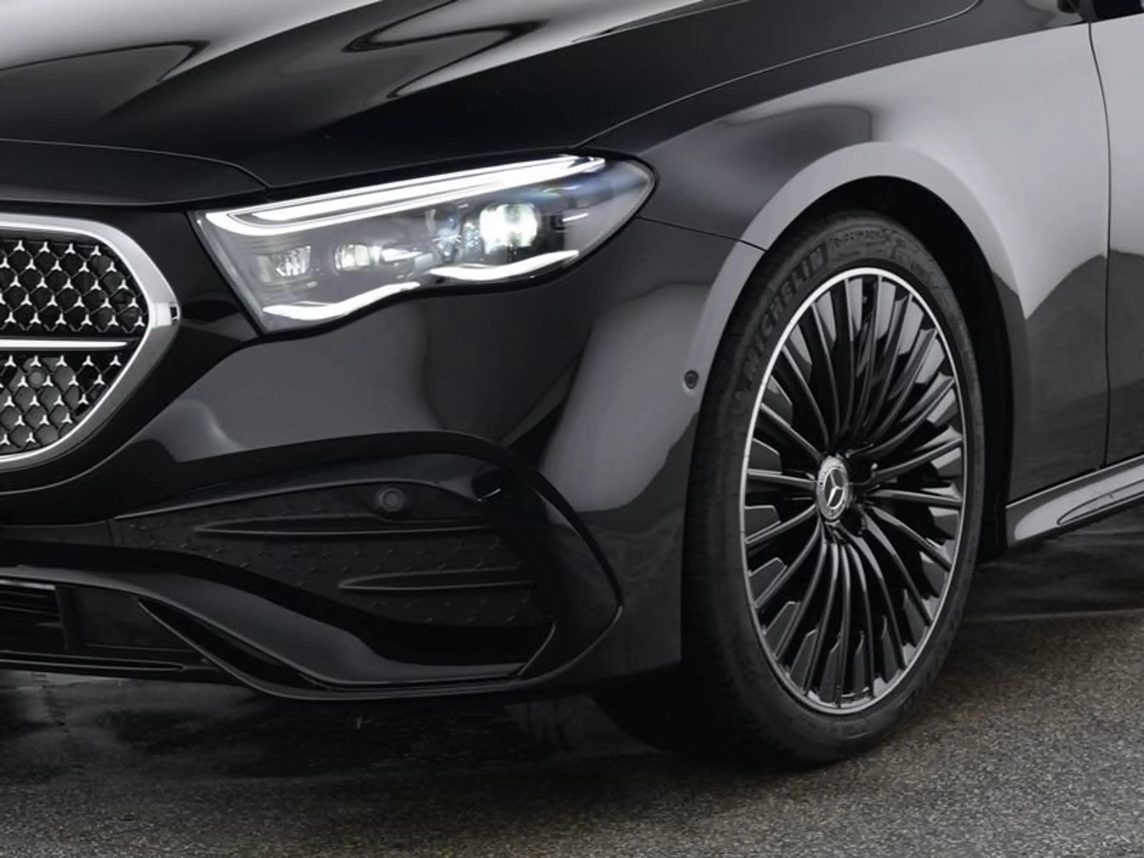 Mercedes-Benz E 300 e AMG Night AHK/Pano/360°/Distr/HeadUp/20" — photo 2