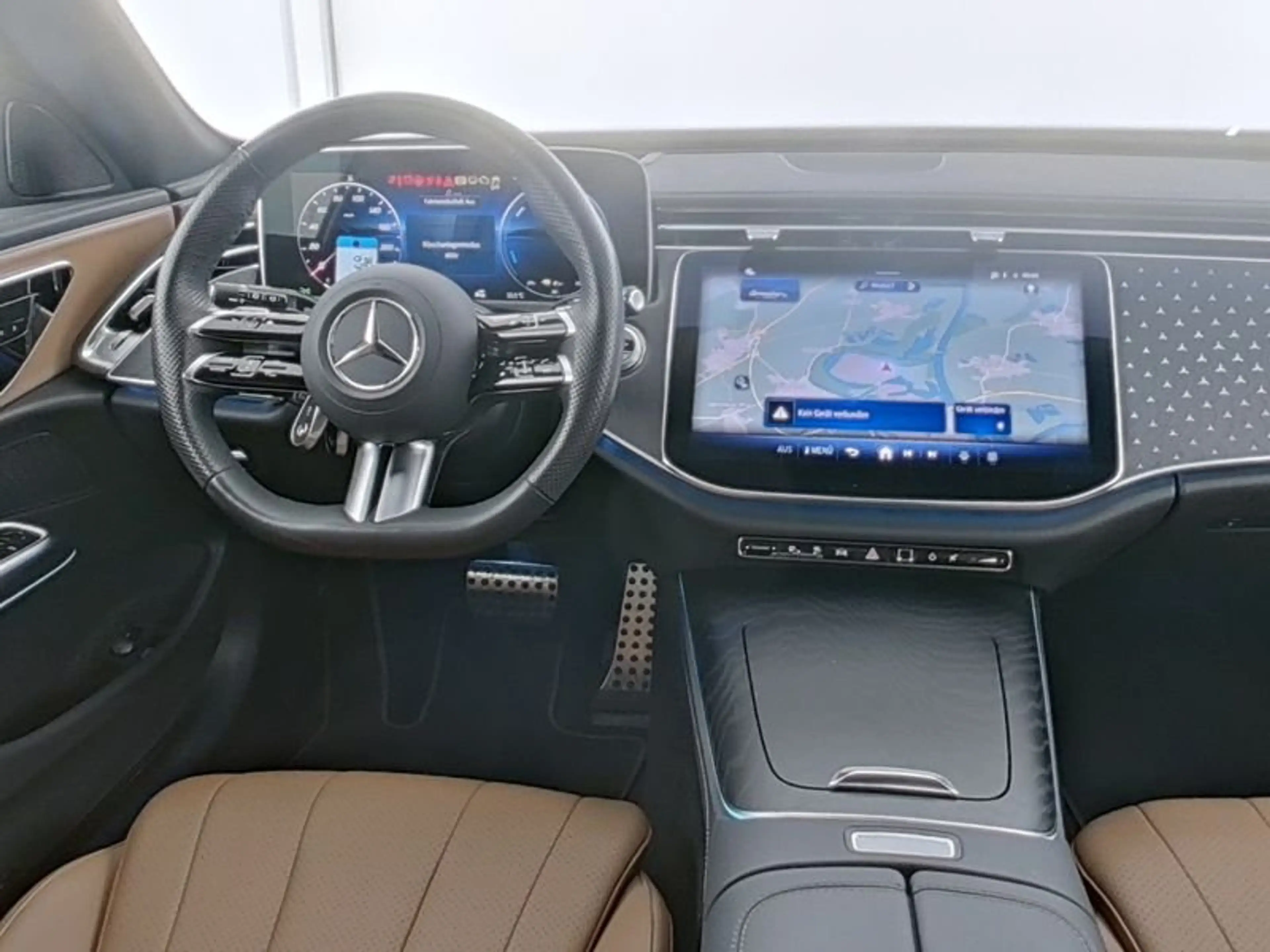 Mercedes-Benz E 300 e AMG Night AHK/Pano/360°/Distr/HeadUp/20" — photo 6