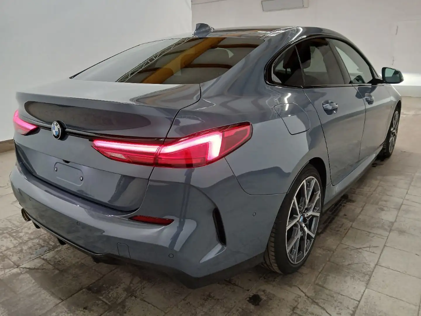 BMW 218 i Gran Coupe M Sport AHK/ACC/ADAPTLED/H&K/DAB Grau - 2