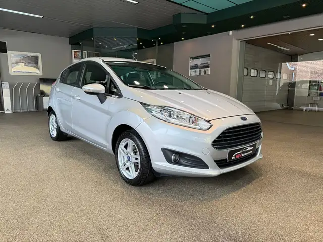 Ford Fiesta view 3