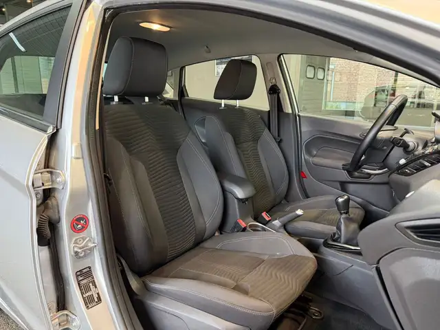 Ford Fiesta view 14