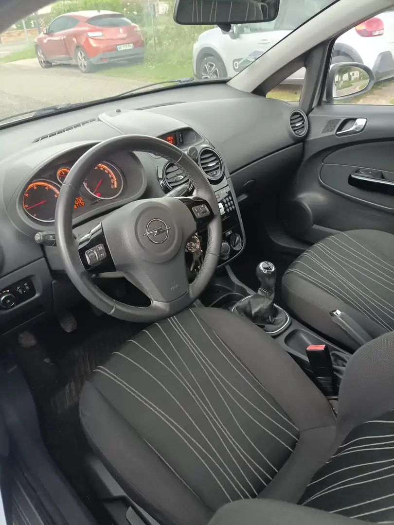 Opel Corsa Corsa 1.3 CDTI - 75 EcoFlex 105g Essentia Gris - 2