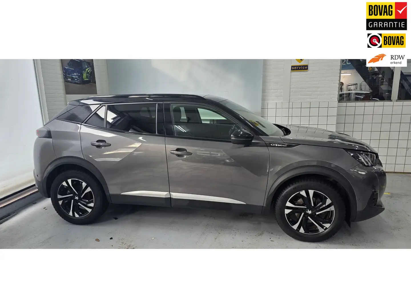Peugeot 2008 1.2 PureTech GT-Line Grau - 1
