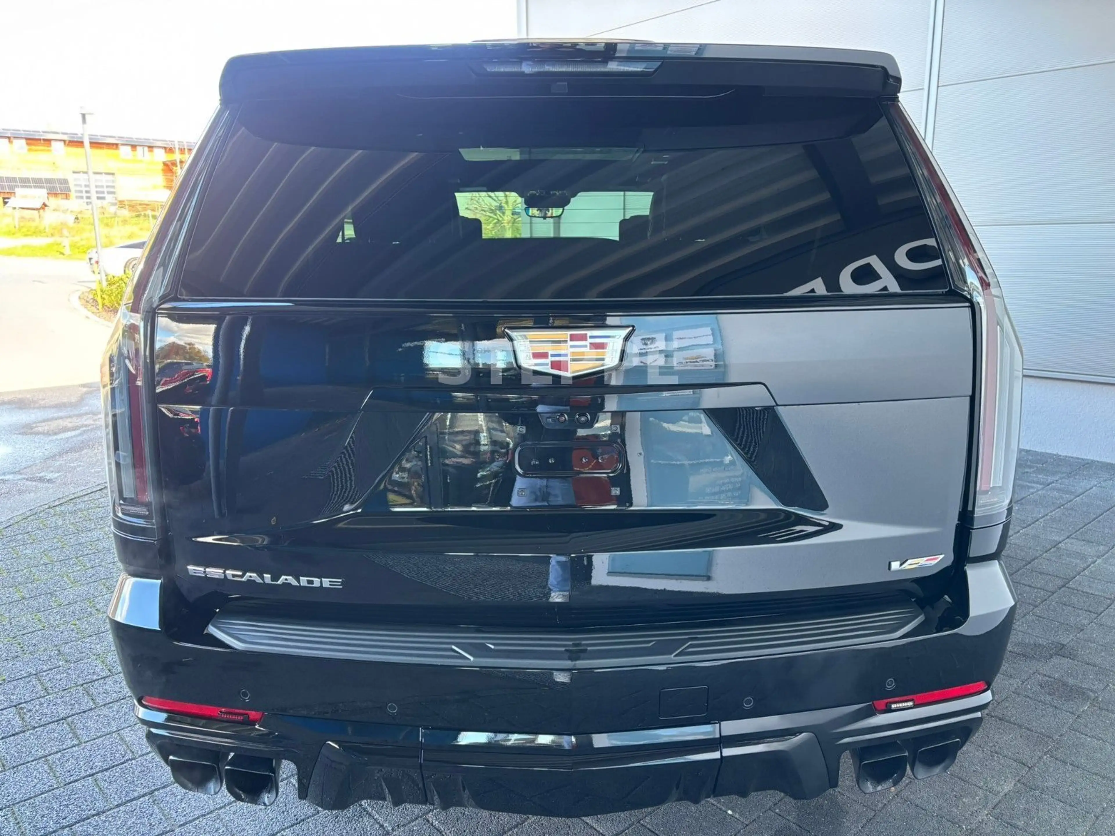 Cadillac Escalade MY26 V-Series 6.2 V8 Supercharged AWD — photo 5