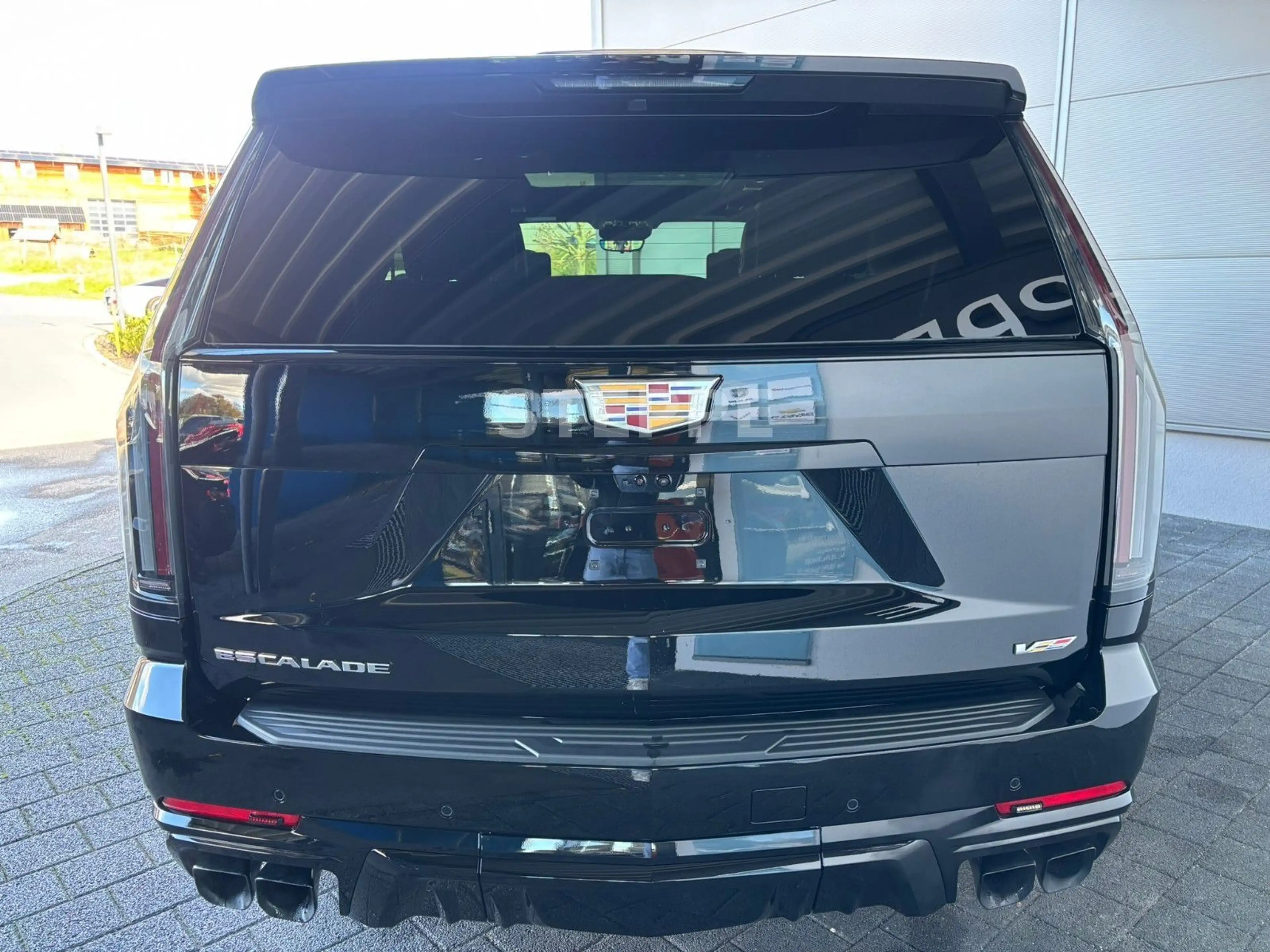 Cadillac Escalade MY26 V-Series 6.2 V8 Supercharged AWD — photo 6